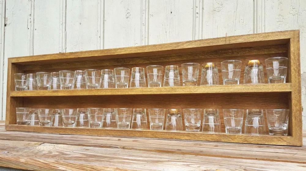 Полиця для чарок "Баспорт" сієна Миколаїв - фото 1