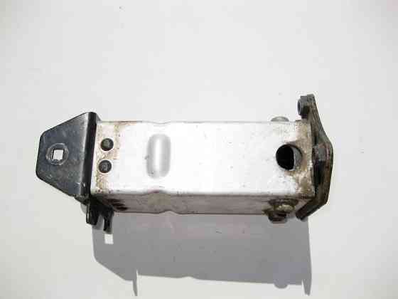 Mercedes-Benz  A2206201086R Правий кронштейн підсилювача переднього бампера Mercedes Benz S-class W220 Одеса