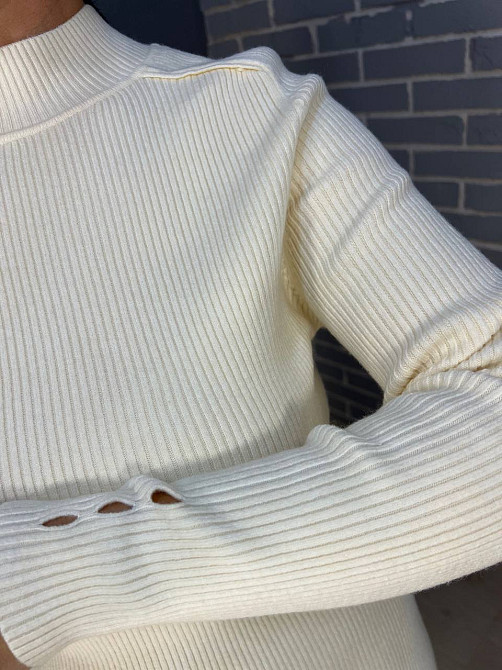 Платье женское Accorddream 2287 теплое вязаное свитер рубчик воротник стойка разрезы миди, молочний, 44-48 Киев - изображение 5