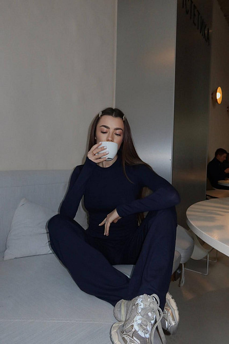 Женский базовый костюм двойка из мягкой вискозы Темно-синий, 42/44 Одесса - изображение 8