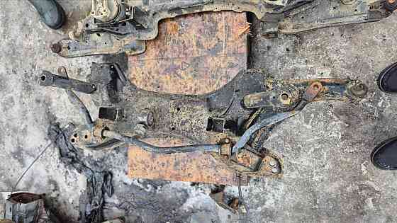 Подрамник подвески передней Джили МК Кросс Киев