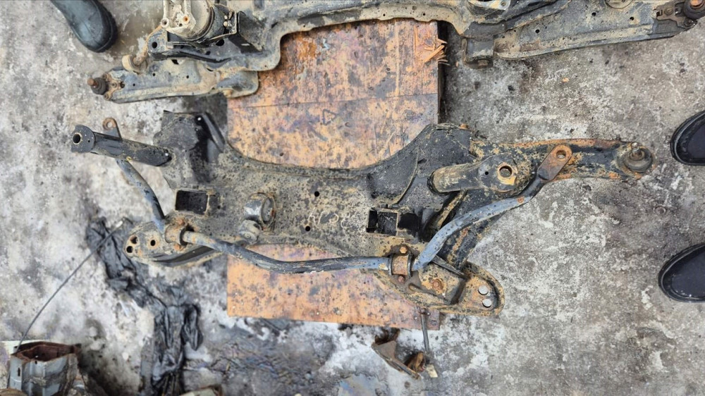 Подрамник подвески передней Джили МК Кросс Киев - изображение 1