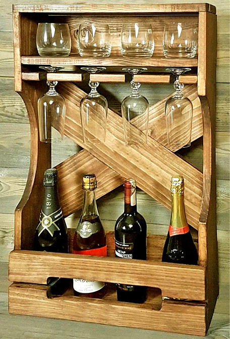 Настенная винная полка 