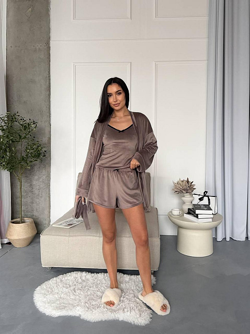 Женский повседневный домашний велюровый комплект тройка: халатик+майка+шорты Капучино Одесса - изображение 8
