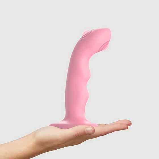 Насадка для страпона з подвійною точковою пульсацією Strap-On-Me TAPPING DILDO WAVE – CORAL PINK, М Sex Aura Київ