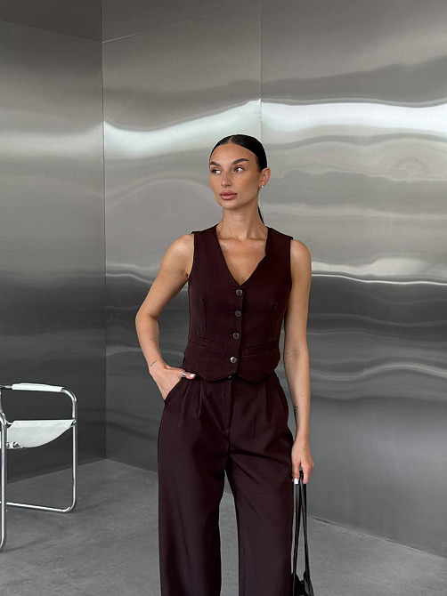 Женский классический брючный костюм двойка: жилет и брюки костюмка Одесса - изображение 8