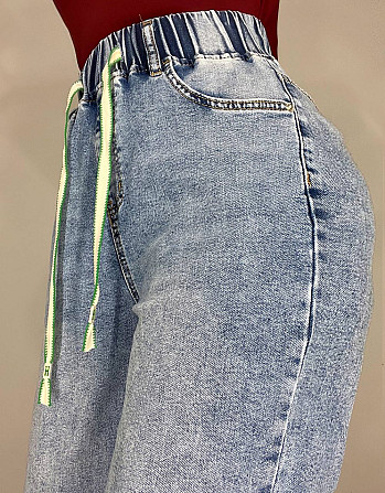 Джинси жіночі Vanver 8083 Mom jeans резинка шнурок на талії стрейчеві банани блакитні, блакитний, З6 Одеса - фото 6