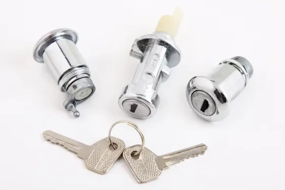 Замок багажника 2105 з циліндрами хром. Flagmus Вінниця