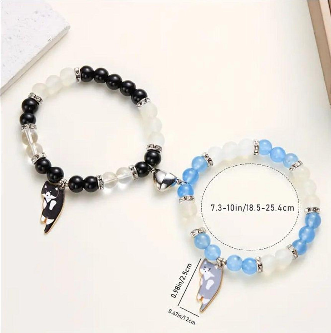 Парные браслеты с подвесками «котики» — черно-белый и голубовато-молочный, эластичные Киев - изображение 3