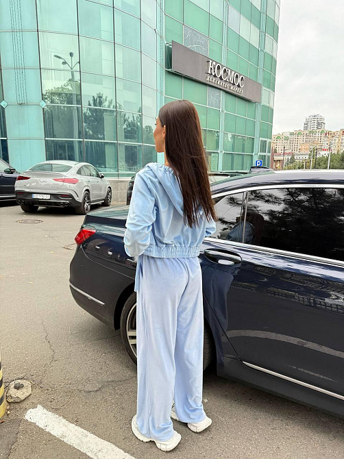 Жіночий стильний костюм-двійка: худі на блискавці та штани турецький велюр Блакитний Одеса - фото 3