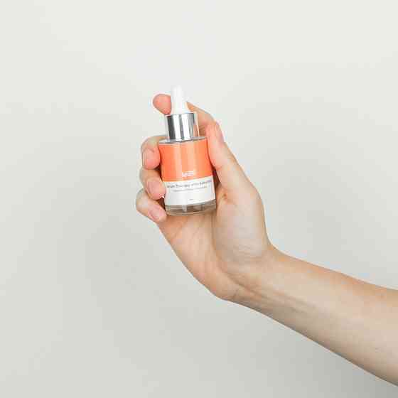 Регенеруюча сироватка з бакучіолом, ніацинамідом та гіалуроновою кислотою Serum Therapy with Bakuchiol Spani 30 мл Київ