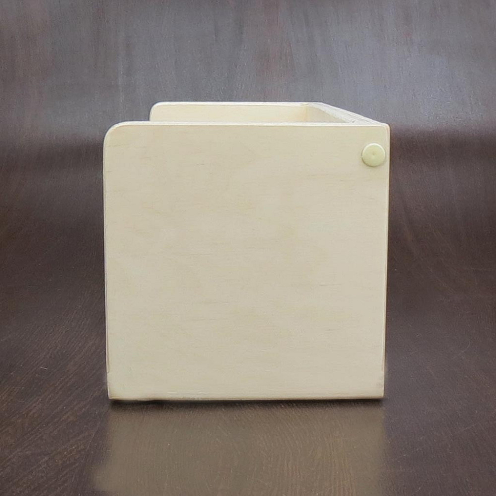 Настенная книжная полка 