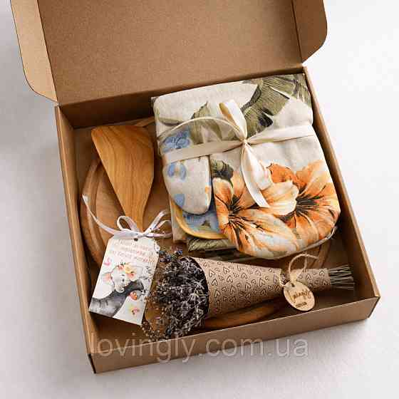 Подарок для мамы-кухонный набор текстиля с разделочной доской и деревянной лопаткой Ирпень