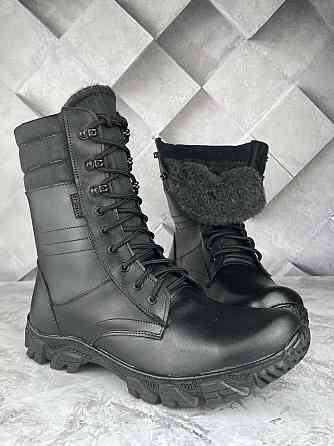 Чоловічі військові берці чорного кольору водонепронекні на хутрі прошиті та проклеєні тактичні високі берці WAR Львів