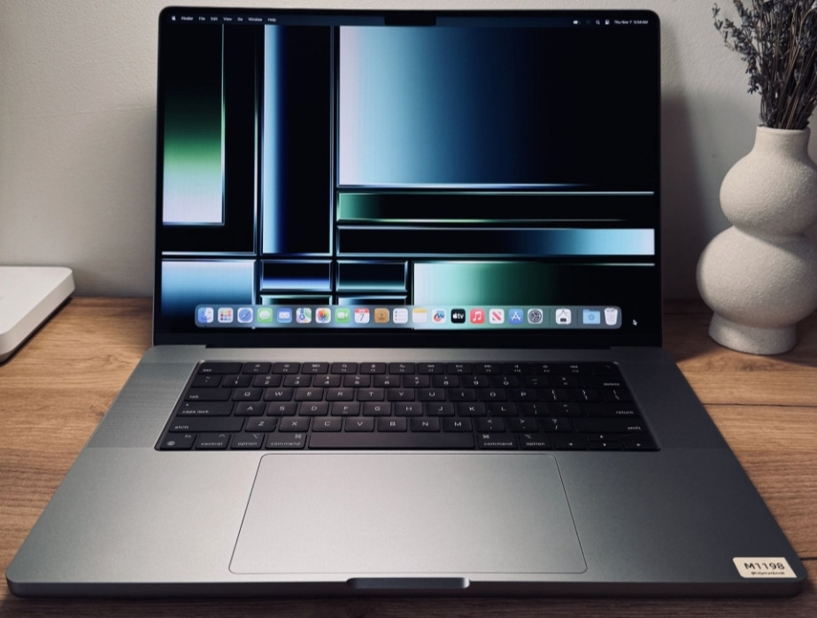 Ноутбук MacBook Pro 16