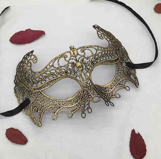 Маскарад маска театральна one size золотистий Київ