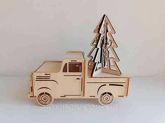 Новорічна інсталяція  вантажівка 30 см з ялинкою. Ірпінь