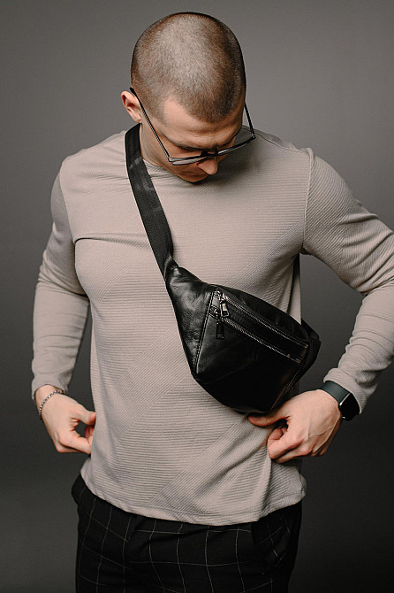 Чоловіча сумка-бананка на пояс з натуральної шкіри ST004 (Чорна) Суми - фото 1