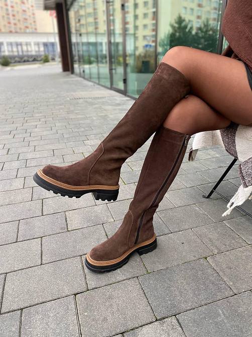 Чоботи жіночі 3004 на плоскій підошві коричневі зимові з натуральної замші / Чоботи замшеві зим Коломия - фото 1