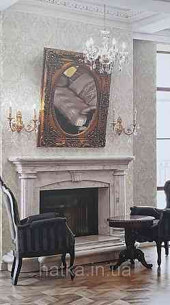 Шпалери вінілові на флізеліні AdaWall Signature1.06х10 вензелю завитки структурні сріблясті на білому Київ