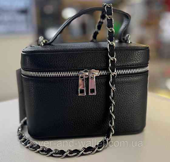 Модна жіноча шкіряна сумка косметичка через плече чорного кольору Virginia Conti Київ
