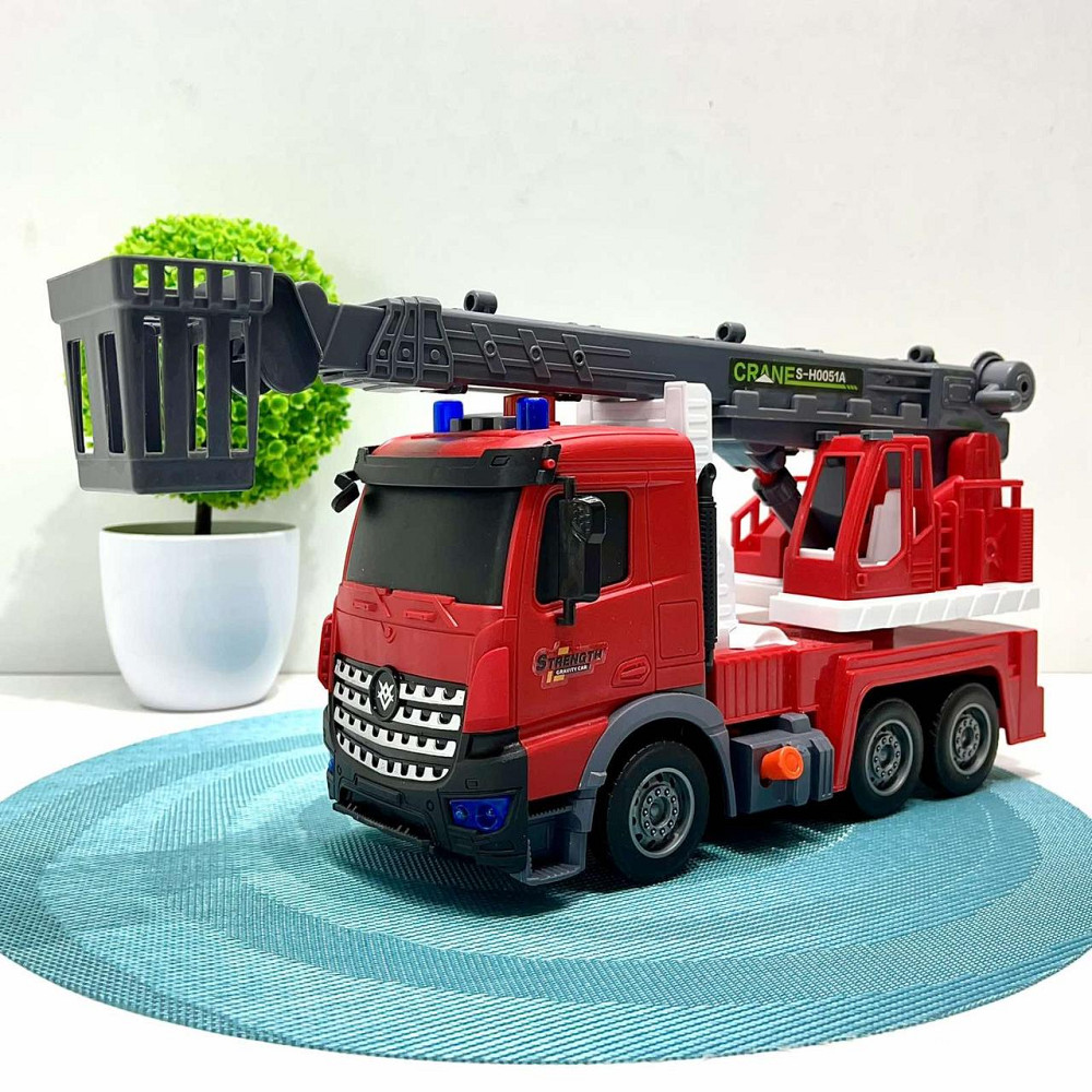 Спецтехніка Пожежна машинка звук підсвічування 35см Червона (687-55 C) Чернігів - фото 1