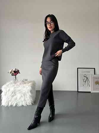 Женский стильный теплый костюм двойка с разрезом сбоку Графит, 42/44 Одесса