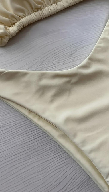 Женский стильный трендовый купальник из плотного микродайвинг Молочный, 46 Одесса - изображение 2