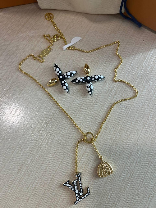 Луи Виттон комплект / Louis Vuitton сережки та кольє Одеса - фото 1