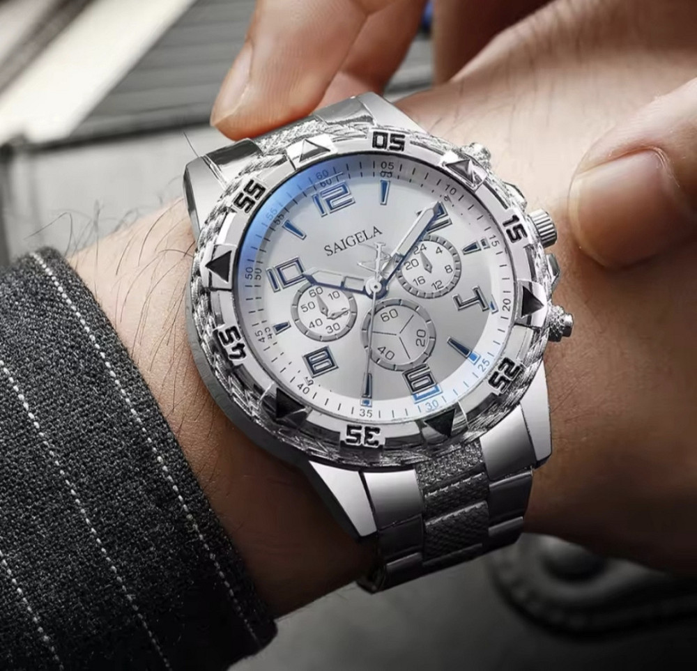 Годинник чоловічий сріблястий зі світлим циферблатом Сміла - фото 1