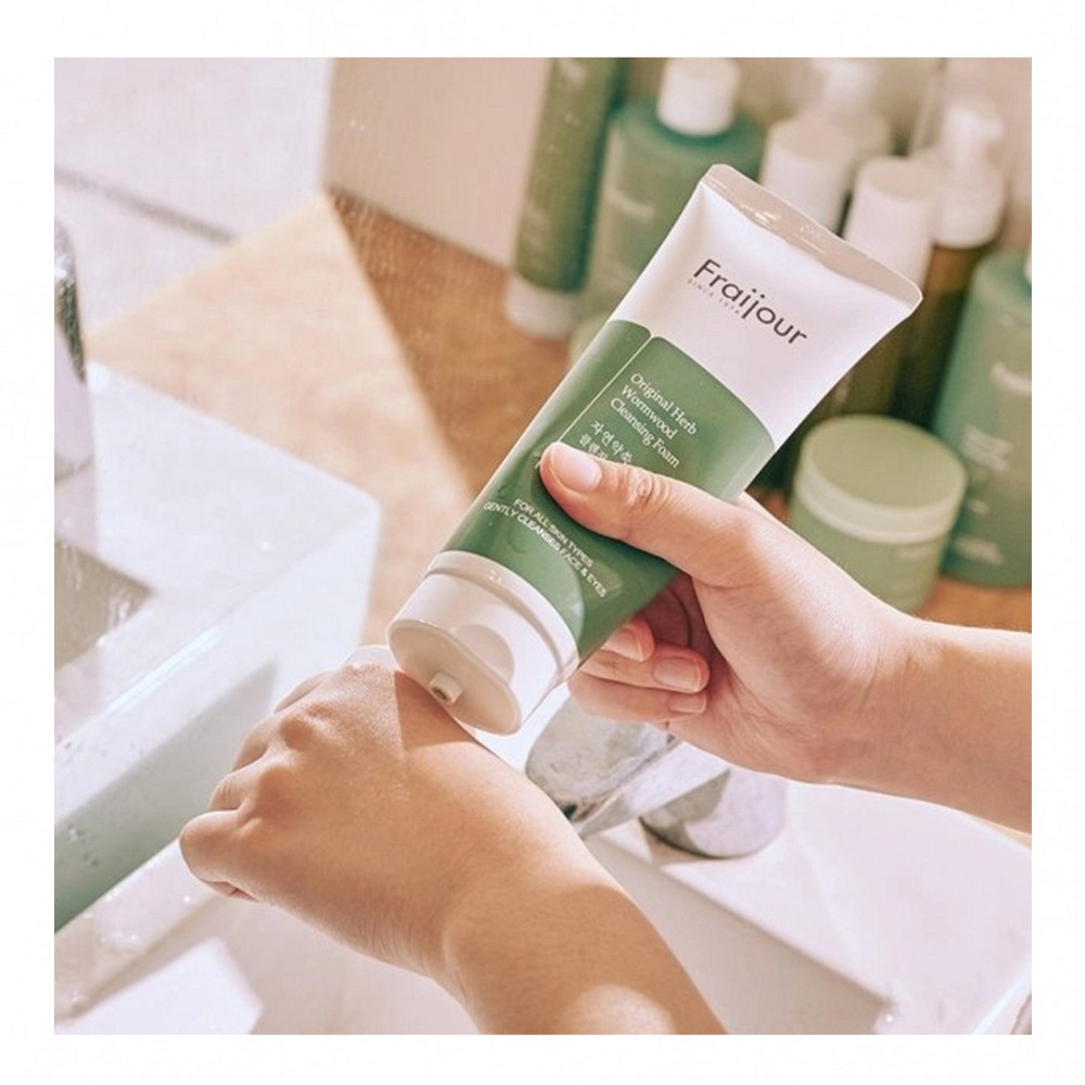 Пінка для вмивання з рослинними екстрактами Original Herb Wormwood Cleansing Foam Fraijour 150 мл Київ - фото 3