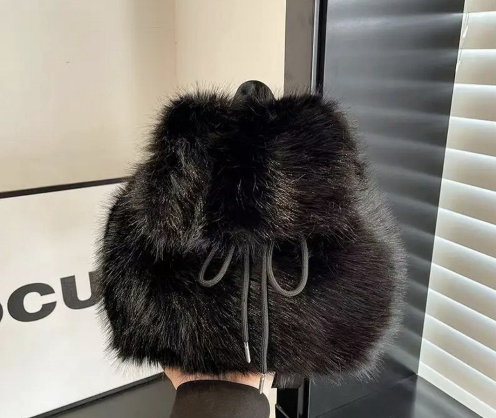 Рюкзак зі штучного хутра Чорний Сміла - фото 2