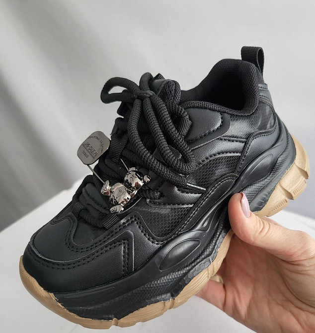 Кросівки для дівчинки підлітка чорні 33,34,35,36,37,38 Миколаїв - фото 1