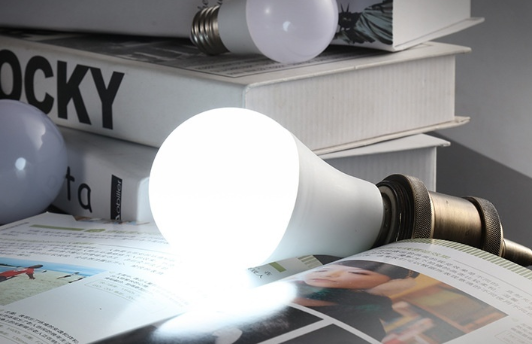 Автоматична економна лампа з датчиком звуку та світла Київ - фото 16