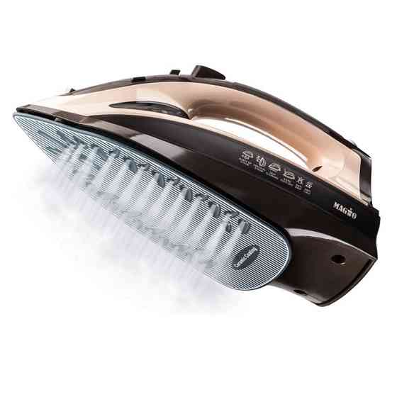 Утюг Magio MG-134 мощностью 2400 Вт с паровым ударом и керамической подошвой для легкого глажения Киев