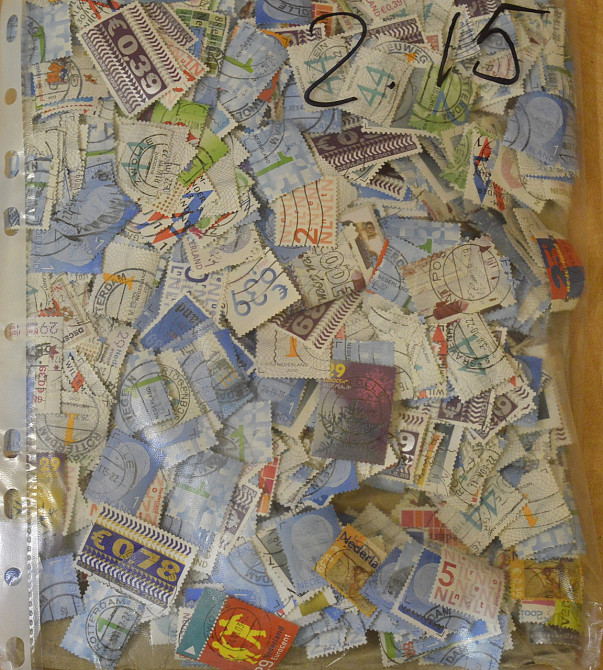 ГОРА МАРОК. Нідерланди. 1000 шт! (стандарт) 2.15 Полтава - фото 1