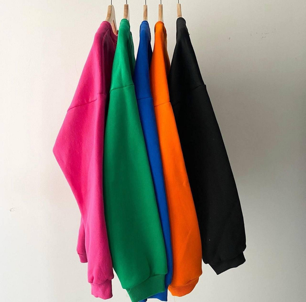 Жіночий теплий одноколірний світшот оверсайз тринитка на флісі Жовтогарячий Одеса - фото 3