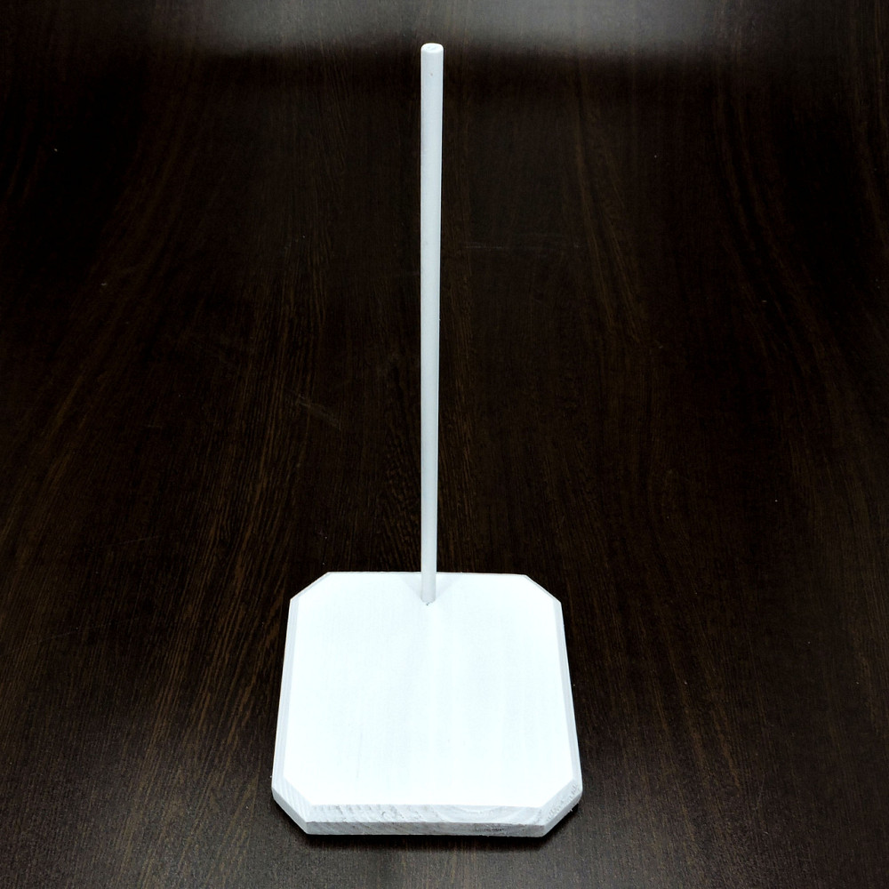 Подставка для кукол 