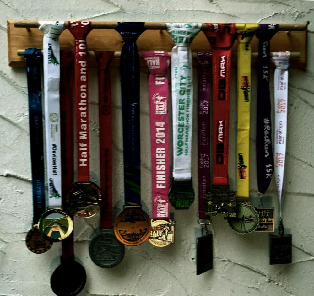 Полиця для медалей "Бенлота" мускат Миколаїв - фото 1