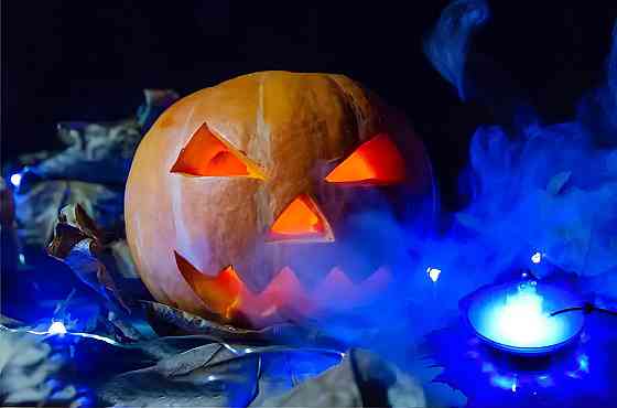 Дымовая машина RESTEQ на Хэллоуин с подсветкой. Генератор тумана для Хэллоуина в виде котла. Дымовая машина в форме котла. Fog Киев