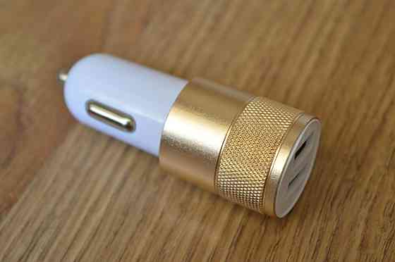 Автомобільна зарядка, 2-а гнізда USB 1A + 2.1 А, корпус металевий, позолочена Полтава