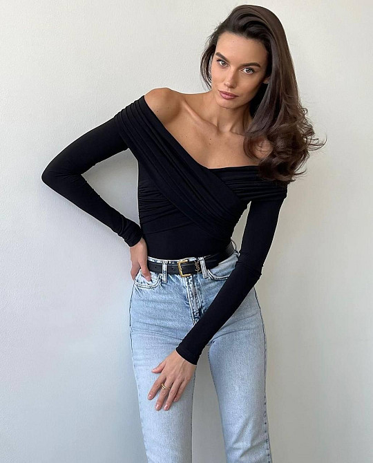 Женский романтичный боди с драпировкой и открытыми плечами микродайвинг Черный, 46/48 Одесса - изображение 7