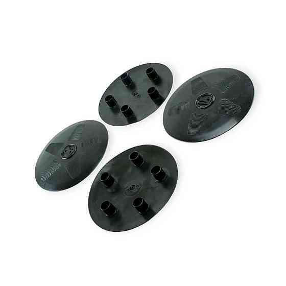 Ковпаки малі ВАЗ 2121 (на 5 болтів) чорні з чорною емблемою ВАЗ (4шт) колісні Мукачево