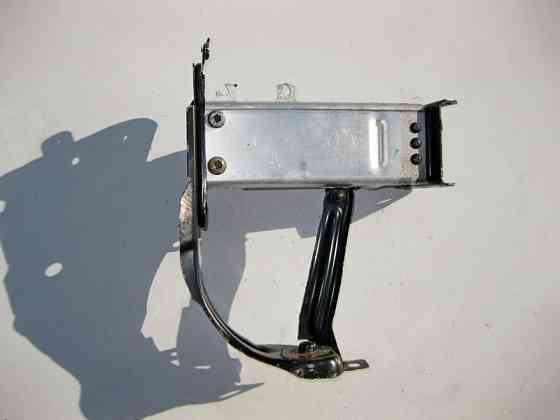 Mercedes-Benz  A2116200795 Лівий кронштейн підсилювача бампера E-Class W211 Одеса