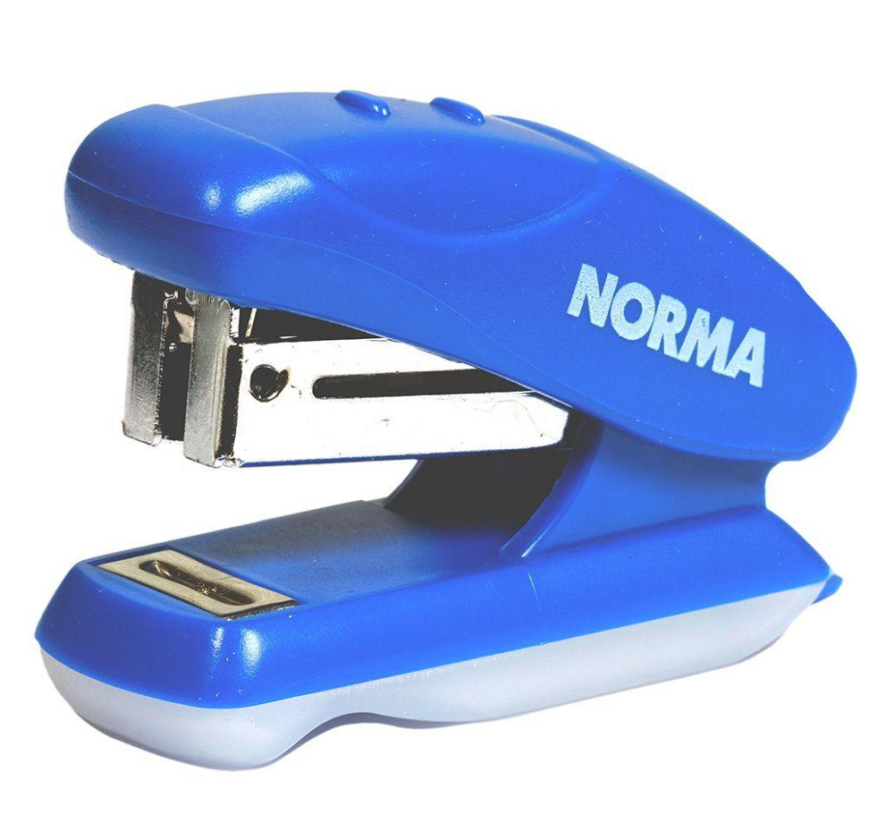 Степлер пластиковий №24/6 (16 арк.) "Norma" 18 мм. з дестеплером, синій, 4052-06N, шт Київ - фото 1