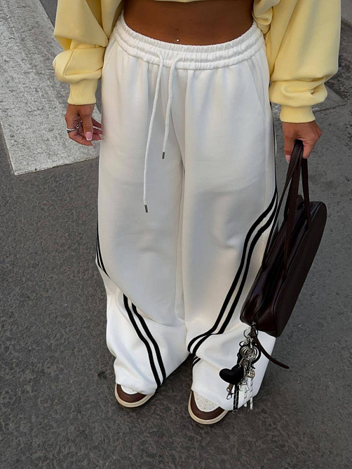 Жіночі спортивні штани з лампасами двонитка Молочний, 42/44 Одеса - фото 2