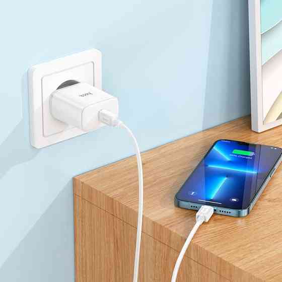 Зарядний пристрій HOCO C104A з кабелем для iPhone, 20W, білий Київ