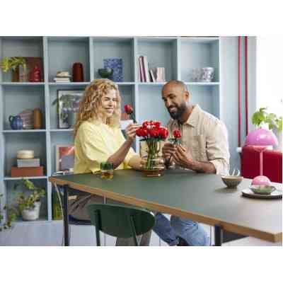 Конструктор LEGO Icons Букет троянд (10328) Вінниця