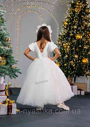 Довге біле плаття зі шлейфом на зріст 120-128 Кривий Ріг