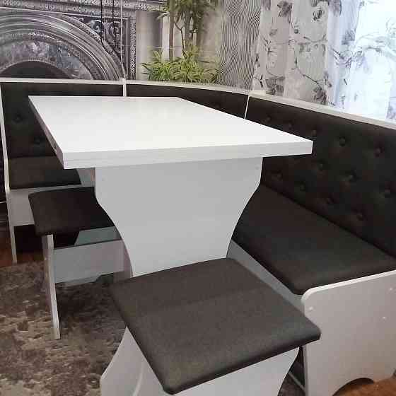 Мягкий кухонный уголок Семейный Белый (Уголок+стол+2 табурета) Львов